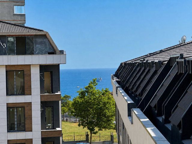 BEYLİKDÜZÜ SAHİL NOVEL GÖZCÜ SİTESİNDE 230 M² DUBLEKS KULLANIM ESNEKLİĞİNE SAHİP DAİRE