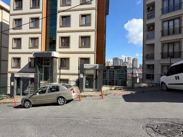 FINANS MERKEZI YAKINI GÜVENLIKLI SITE IÇINDE 9. KATTA LÜX 2+1