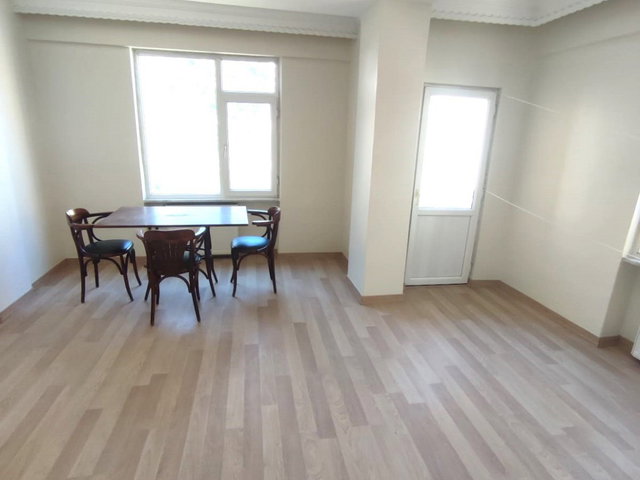 BAHÇELİEVLER SOĞANLI 3+1 & 150 M2 SATILIK DAİRE