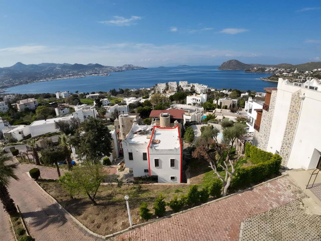 BODRUM YALIKAVAK BILIM YALI SITESINDE MARINA MANZARALI 3+1 TRIPLEKS