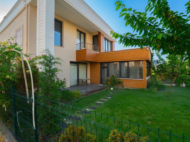 ERENKÖY HAYMANA MAHALLESINDE SATILIK MESKENLI VILLA