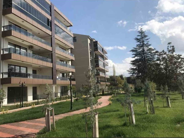 REMAX NEPTÜN'DEN NC LİFE SİTESİNDE SATILIK 3+1 DAİRE