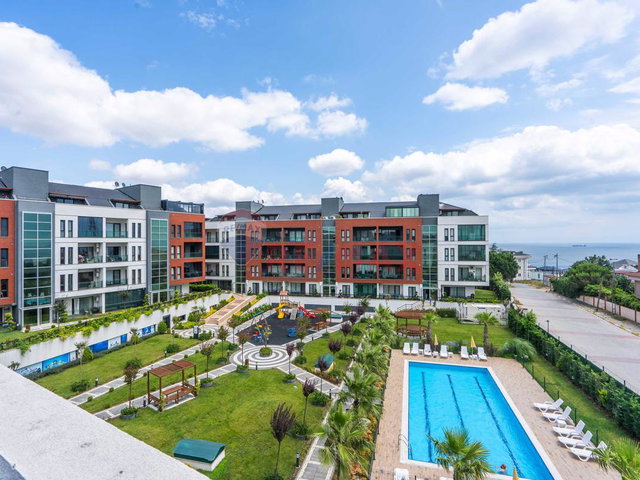 REMAX GELİŞİMDEN ALYA MARİN SİTESİNDE DENİZ MANZARALI 5+1 DAİRE