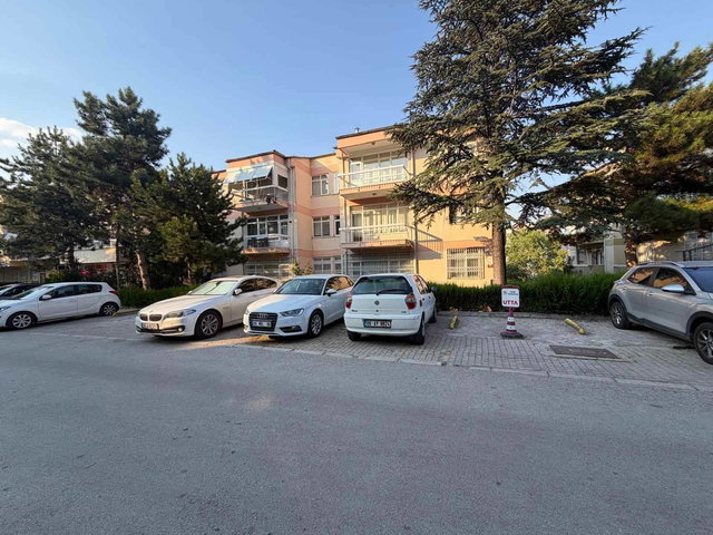 ANKARA ÇANKAYA GÖLGELİ SOKAK'TA YAPILI 3+1 EŞYALI KİRALIK DAİRE