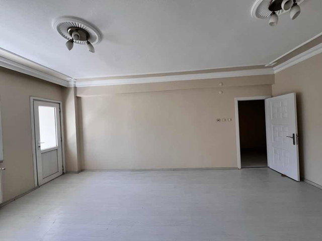 ESENYURT SAADETDERE’DE 2+1 GENİŞ-FERAH-AYDINLIK DAİRE
