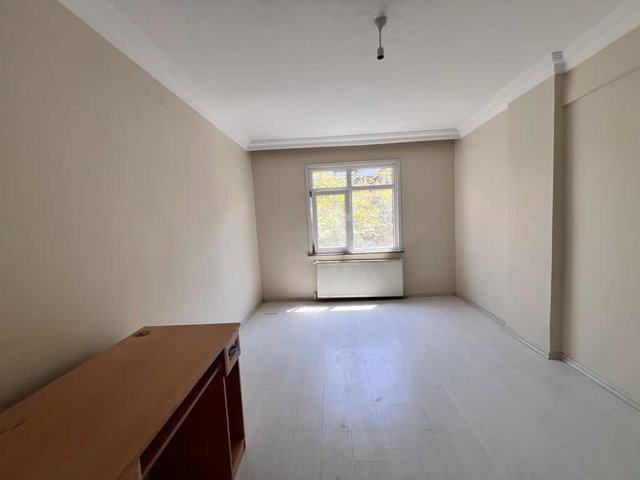 ESENYURT SAADETDERE’DE 2+1 GENİŞ-FERAH-AYDINLIK DAİRE