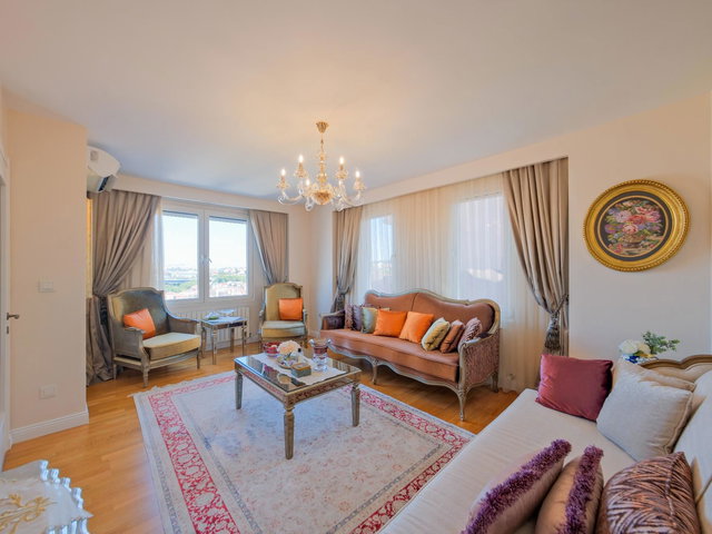 EYÜP NİŞANCI'DA HALİÇ MANZARALI MASRAFSIZ DUBLEKS DAİRE