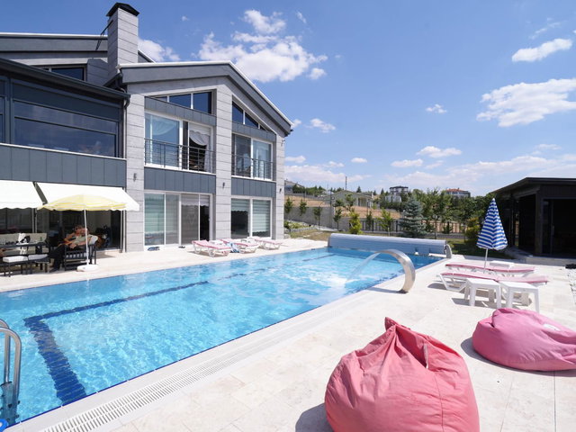 BAHÇELİEVLER 5+2 LÜKS VİLLA | 500 M² | HAVUZ & KAPALI GARAJ YÜKSEK TAVAN