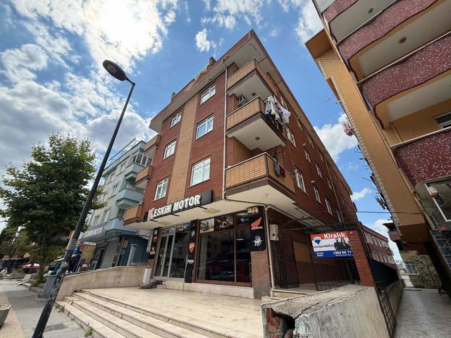 GÜZELYALI İSTIKLAL CADDESI ÜZERINDE KIRALIK 3+1