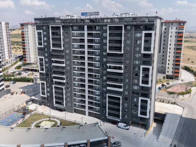 YENİ BATI LAVİVA ZİRVE SİTESİ'NDE LÜKS 3.5+1 SATILIK DAİRE