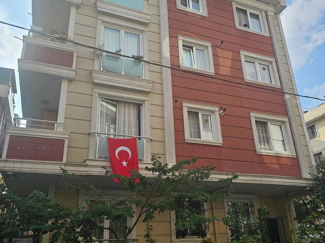 ÜMRANIYE ÇAKMAK MAH.İKBAL CAD. YAKINI BAHÇE KATI 1+1 75M2
