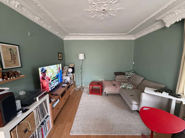 KADIKÖY ACIBADEM’DE BALKONLU BOŞ 3+1 KİRALIK DAİRE