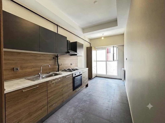 ÖDÜL İSTANBUL SİTESİ’NDE 
HAVUZ & PEYZAJ CEPHELİ 
2+1 KİRALIK DAİRE