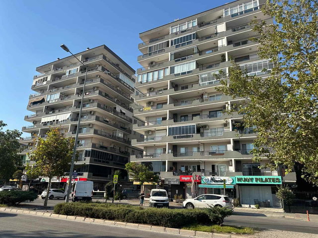 41 REMAX BEST'TEN KARŞIYAKA ORDU BULVARI ÜZERINDE SATILIK 3+1 DAIRE