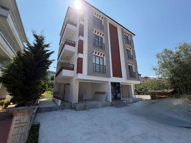 DERİNCE 60 EVLER YAVUZ SULTANDA SATILIK SIFIR 2+1 ARAKAT DAİRE