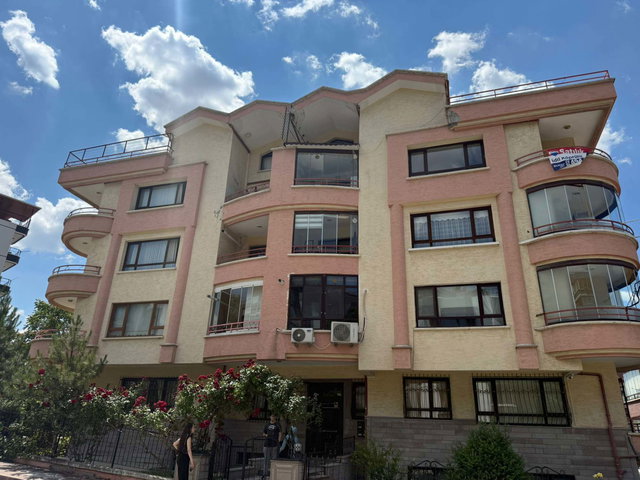 SEYRANBAĞLARI'NDA MANZARALI VE TERASLI SATILIK 5+1 DUBLEKS DAIRE