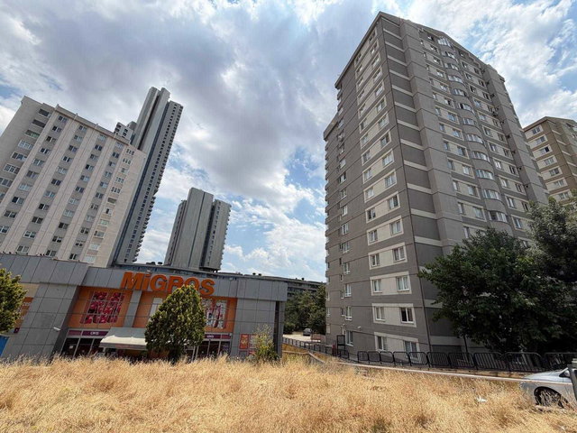 ORAN MAHALLESİ AKIN 3 SİTESİNDE 3+1 SATILIK DAİRE