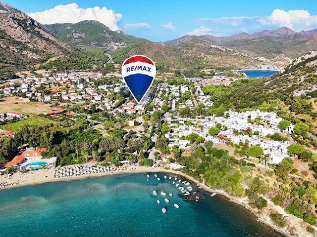 KARAİNCİR TATİL SİTESİNDE KAÇIRILMAYACAK FIRSAT!8,500 MİLYONA TRİPLEX 3+1 BİTİŞİK NİZAM MÜSTAKİL EV