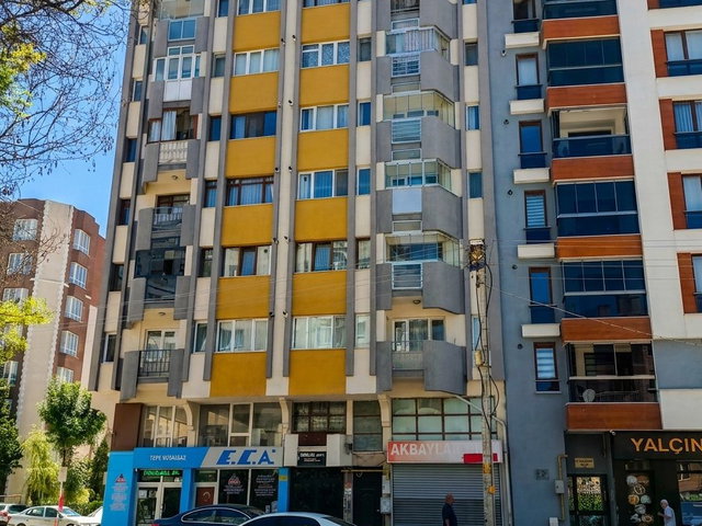 GÖKMEYDAN MAH. ULUS CADDESİ ÜZERİNDE ASANSÖRLÜ 3+1 DAİRE
