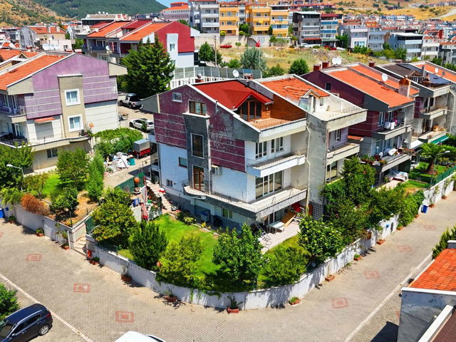 RE/MAX İNCİ'DEN KARESİ KUVA-İ MİLLİYE’DE 6+2, 4 KATLI GENİŞ SATILIK VİLLA