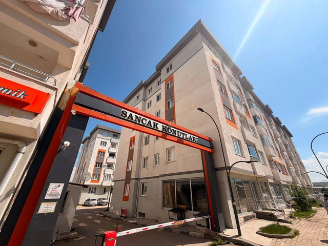 REMAX ARTIS'TEN ŞÜKRÜPAŞA'DA KIRALIK 2+1 DAIRE