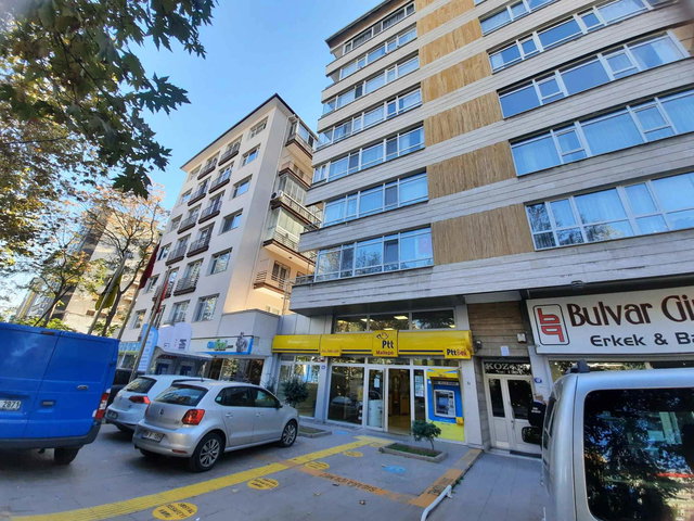 GMK BULVARI ÜZERİ AİLE APARTMANINDA YAPILI ASANSÖRLÜ SATILIK