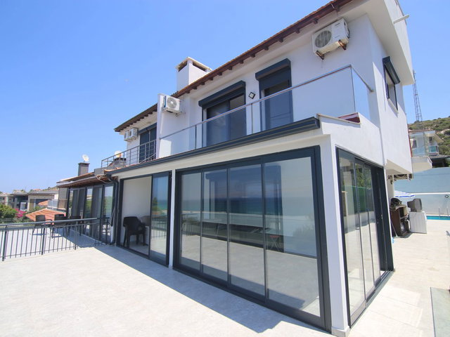 SAKIZ ADASI VE DENİZ MANZARALI  LÜKS VİLLA – ÇEŞMEDE