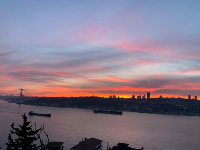 REMAX ANI 'DAN ÇENGELKÖY 'DE FULL BOĞAZ MANZARALI KİRALIK 3+1 DAİRE