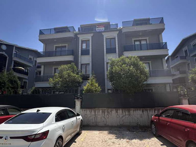 KARTEPE’DE SİTE İÇİNDE 2+1 | 105 M² BRÜT | BALKONLU | DOĞALGAZ KOMBİLİ | BOŞ