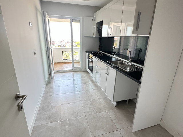 BAŞISKELE PAŞADAĞ'DA VILLA TADINDA BAHÇELI 2+1 GIRIŞ DAIRE