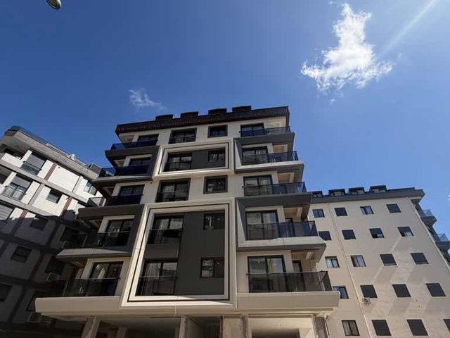 EMİRHAN CADDESİNDE YENİ BİNADA SATILIK 1+1 DAİRE