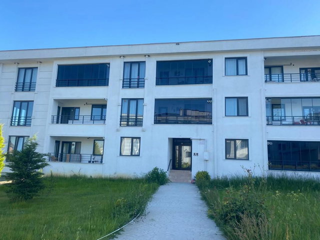 YALOVA ALTINOVA'DA SITE İÇERISINDE SATILIK 3+1 DAIRE