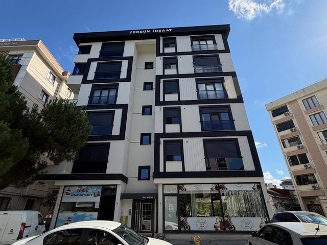 KARTAL KARLIKTEPE MAHALLESI SATILIK 2+1 LÜKS DAIRE