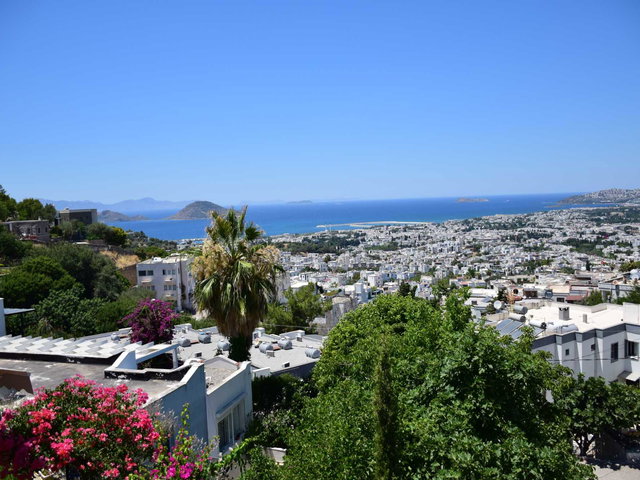 BODRUM'DA KAPANMAZ DENIZ MANZARALI, MASRAFSIZ ÜST KAT 2+1 DAIRE