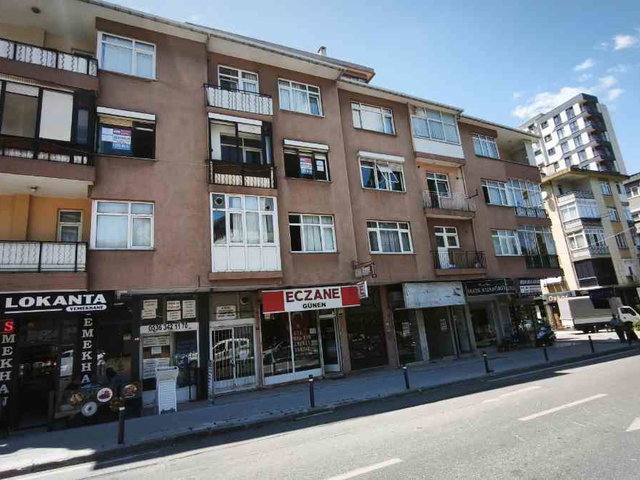 KADIKÖY ’SAHRAYICEDİT DE  3+1  İŞYERİNE UYGUN KİRALIK DAİRE