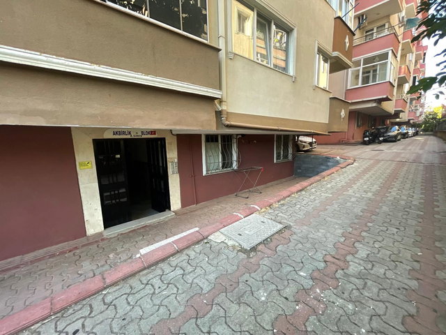 ÇEKMEKÖY ÇAMLIK MAHALLESI’NDE SATILIK 3 + 1 GIRIŞ KAT DAİRE
