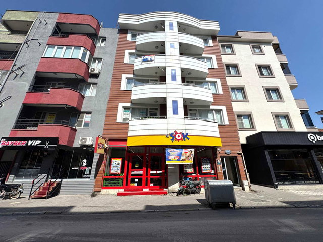 REMAX YAZ DAN ÜNIVERSITE KARŞISI EŞYALI KIRALIK 2+1 DAIRE