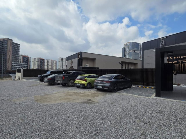 KORU YAŞAMKENT'TE SATILIK 7+1 VILLA, 300M², KIRACILI