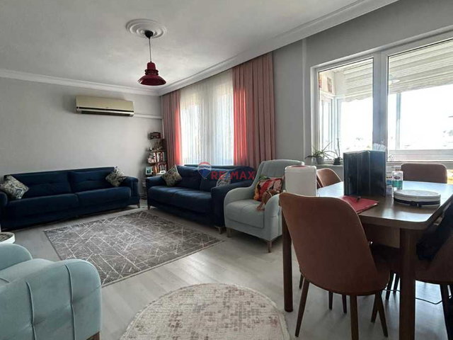 SALİMBEY MAHALLESİNDE SİTE İÇERİSİNDE BAKIMLI ARA KAT DAİRE