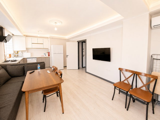 BAHÇELİEVLER DE GENÇ BİNA DA FULL EŞYALI KİRALIK DAİRE