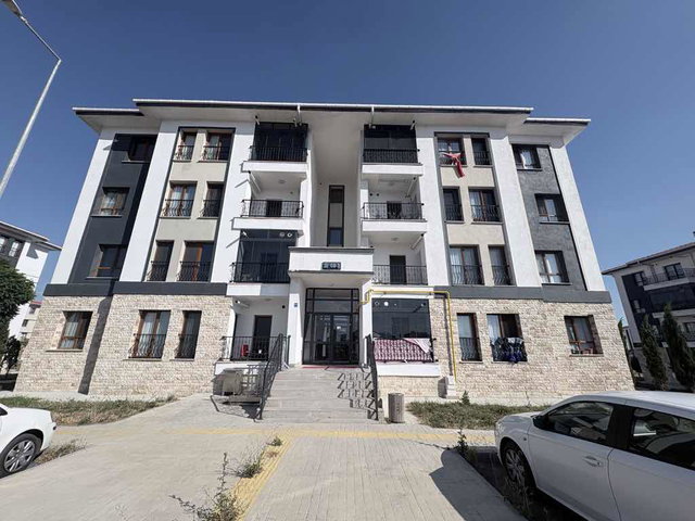 ÇORLU’DA 2024 YAPIMI 2+1 | 85 M² NET | BALKONLU | MERKEZİ ISITMALI | BOŞ KİRALIK DAİRE