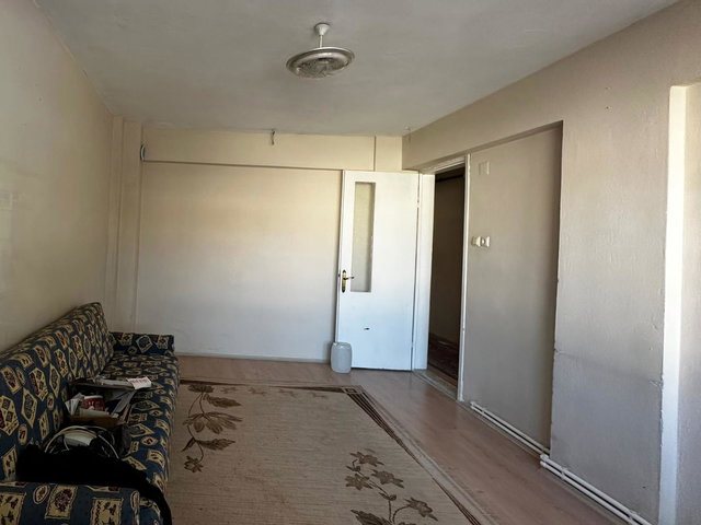 AKHİSAR CUMHURİYET MAHALLESİ’NDE ANADOLU LİSESİ KARŞISINDA 2+1 DAİRE