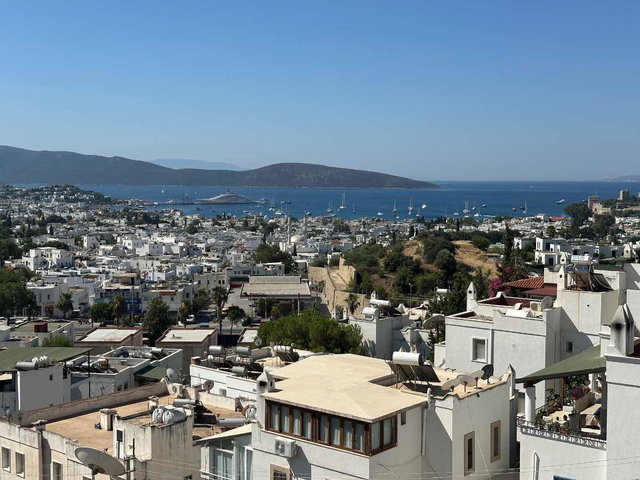  BODRUM YOKUŞBAŞI'NDA KIRALIK 1+1 DAIRE | EŞYASIZ | DEPOLU | ÖZEL ARKA BAHÇELI