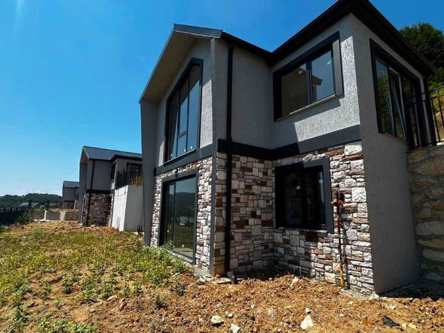 AĞVA'DA ORMAN MANZARALI SITE IÇI SATILIK 2+1 VILLA