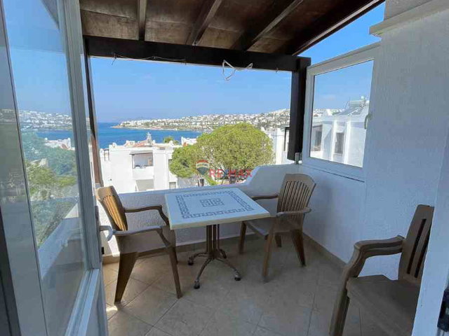 AKÇABÜK TATIL KÖYÜNDE TAM DEVRE FULL DENIZ MANZARALI 1+1 DAIRE