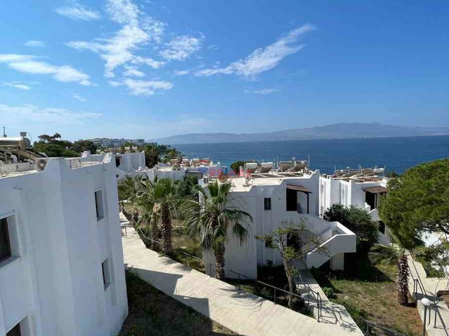 AKÇABÜK TATIL KÖYÜNDE TAM DEVRE FULL DENIZ MANZARALI 1+1 DAIRE