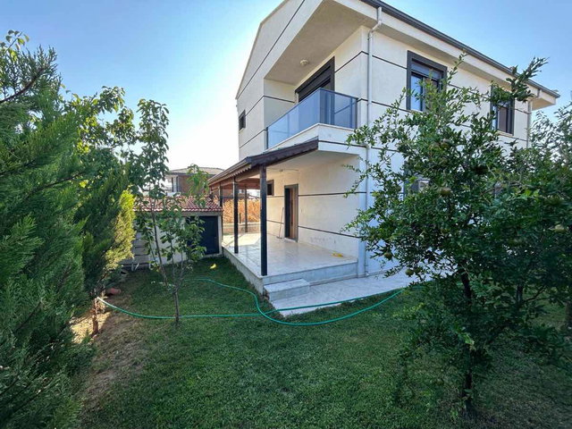 AYVALIK ALTINOVA’DA DENİZE YÜRÜME MESAFESİNDE FULL EŞYALI 4+1 MÜSTAKİL VİLLA!