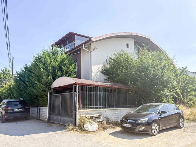 YENİ BATI MAHALLESİ 6+1 SATILIK VİLLA