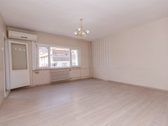 İÇERENKÖY TEK İŞ SITESI KIRALIK 3+1 DAIRE