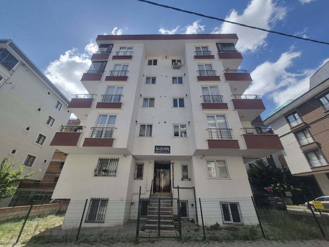 ÇEKMEKÖY CUMHURİYET MAH.’DE AYRI MUTFAKLI  1+1  KİRALIK DAİRE
